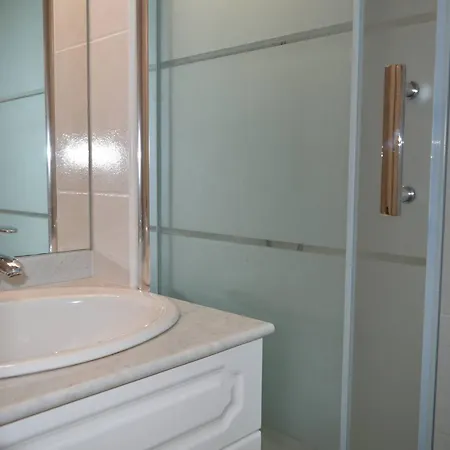 Maison Avec Terrasse Et Clim, Proche - Fr-1-225-825 펜션
